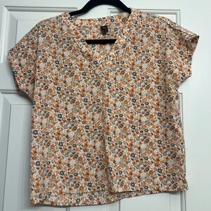 floral slightly cropped shirt